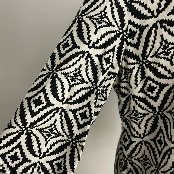 Marisa Christina Woman Tunic Top Size 1X Black White Linen Embroidered V-Neck - Picture 5 of 12